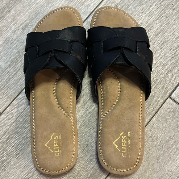 Cliffs by White Mountain Women's Fredie Sandal - Picture 1 of 5